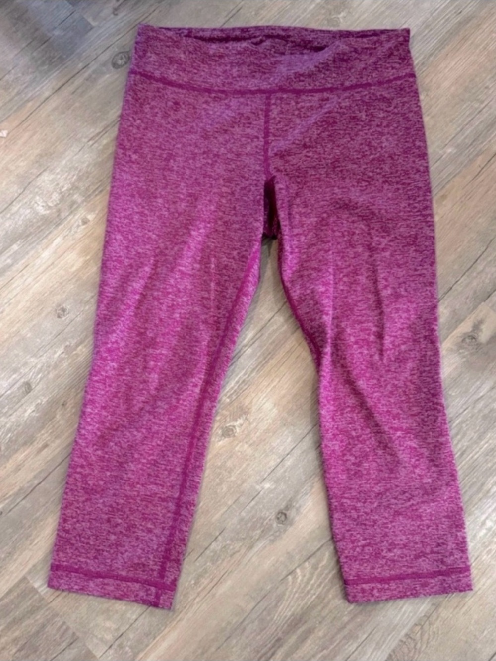 Under Armour Pink Cropped/Capri Leggings Size Medium
